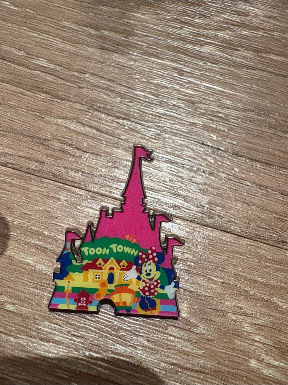Disney toontown pin